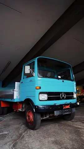 Mercedes-Benz Unknown Model view 3