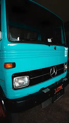 Mercedes-Benz Unknown Model view 2