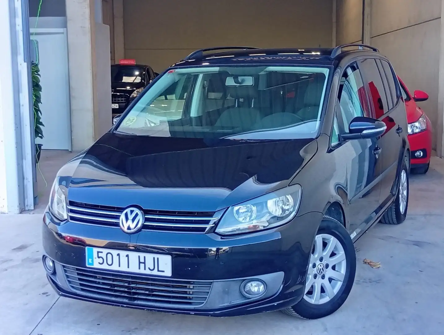 Volkswagen Touran 1.6TDI Edition 105 Negro - 1