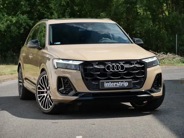Audi Q7 view 3