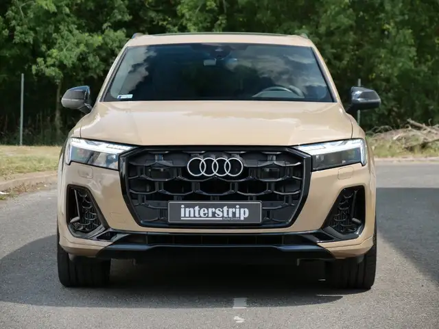 Audi Q7 view 2