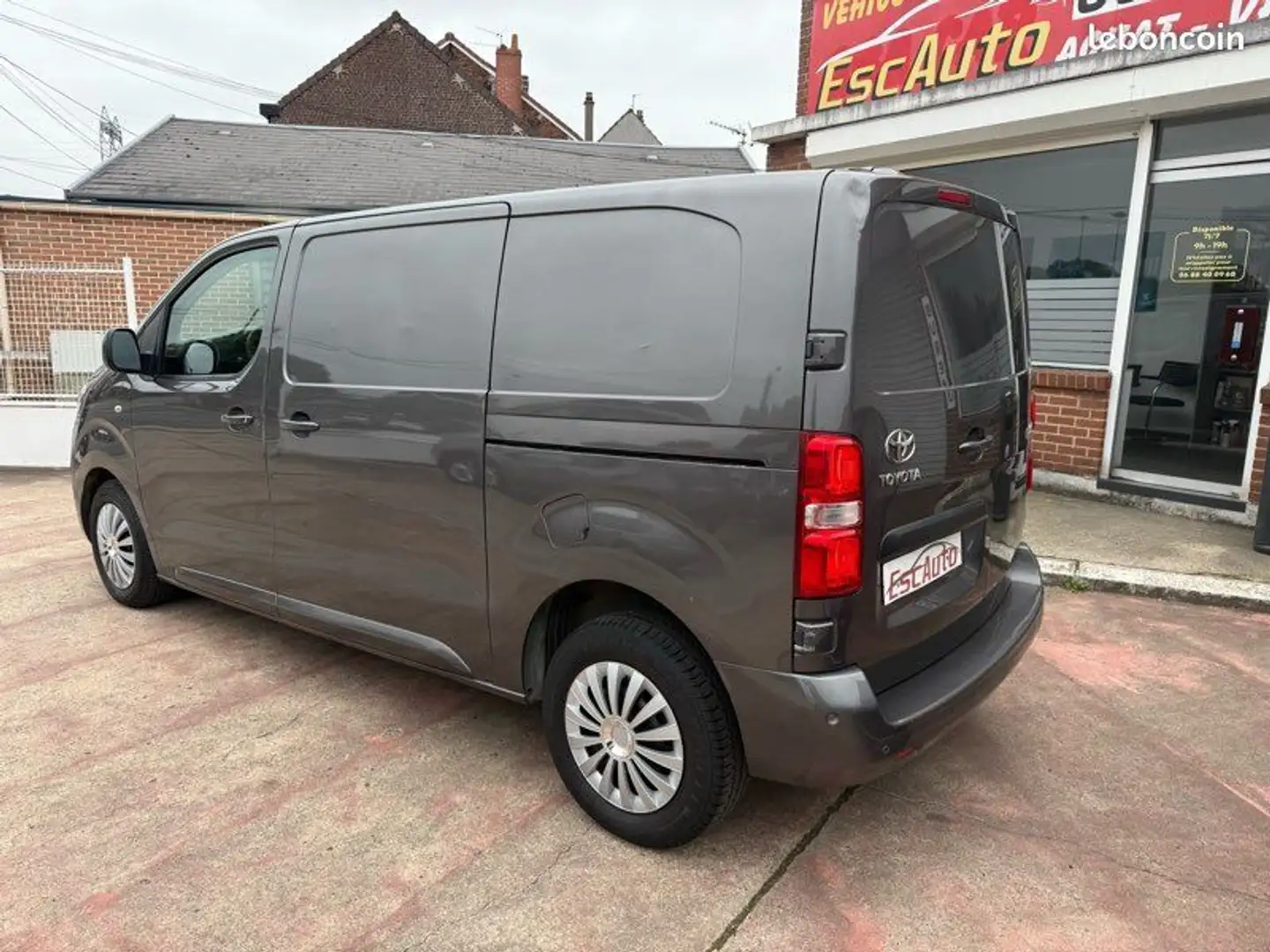 Toyota Proace 2020 2,0 D4D 122 CV 13325 Hors TVA - 2