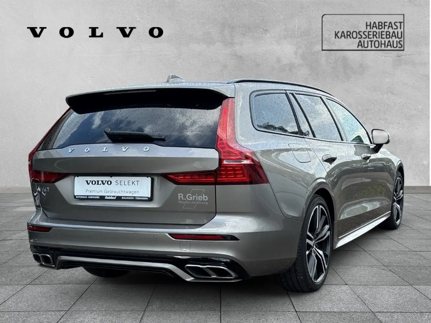 Volvo V60 Recharge T8 Kombi Plus Dark AWD Plug-In Hybrid Grau - 2