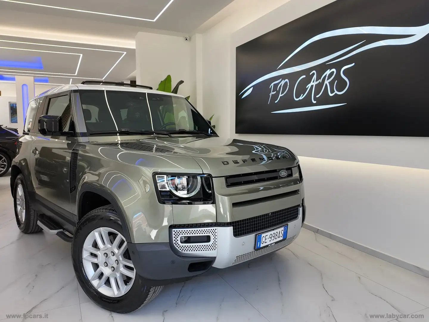 Land Rover Defender 90 3.0D I6 200 CV X-Dynamic SE - 2