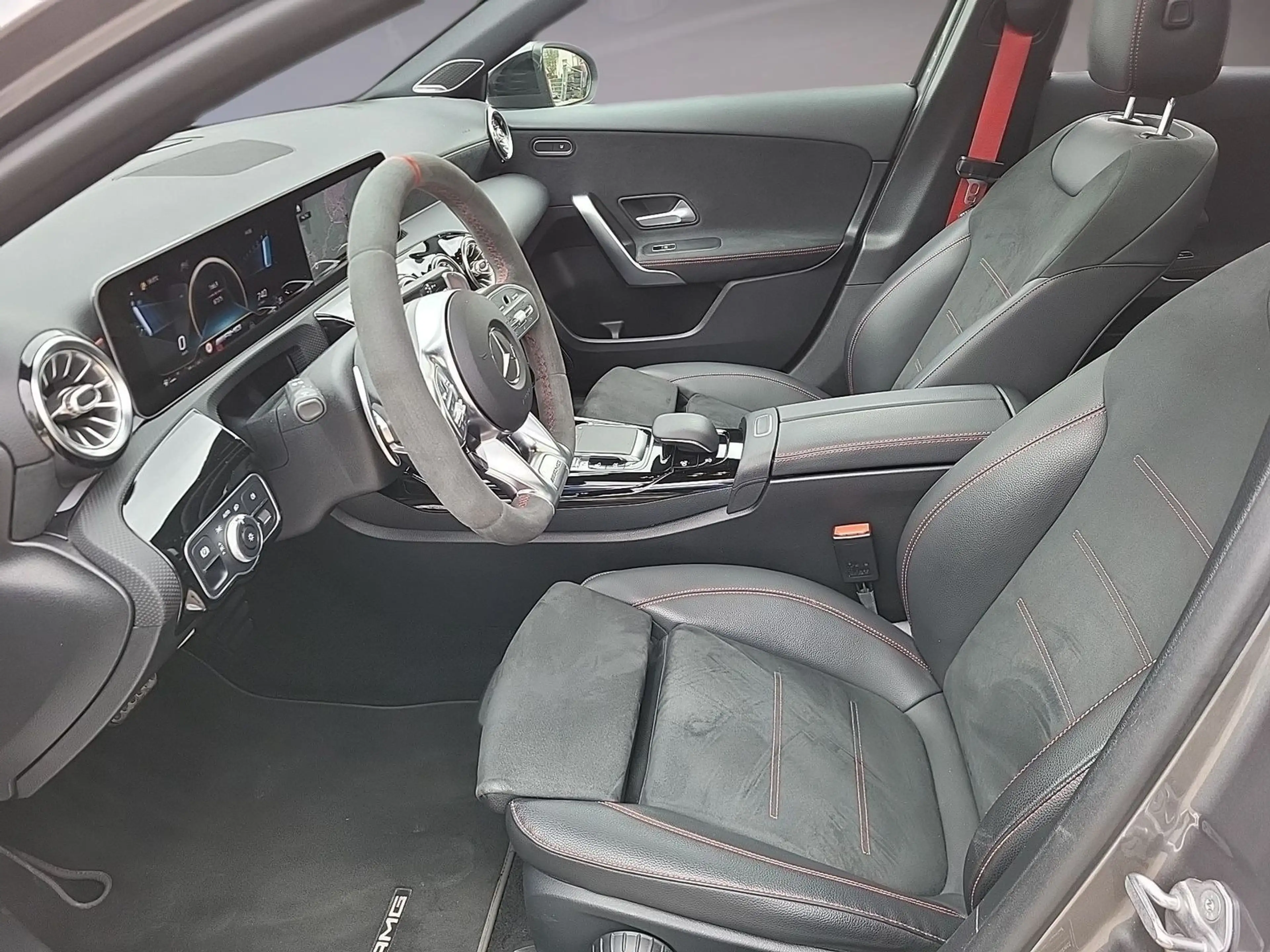 Mercedes-Benz A 35 AMG Limousine*MULTIBEAM LED*1 Hand*Pano*360 — photo 13