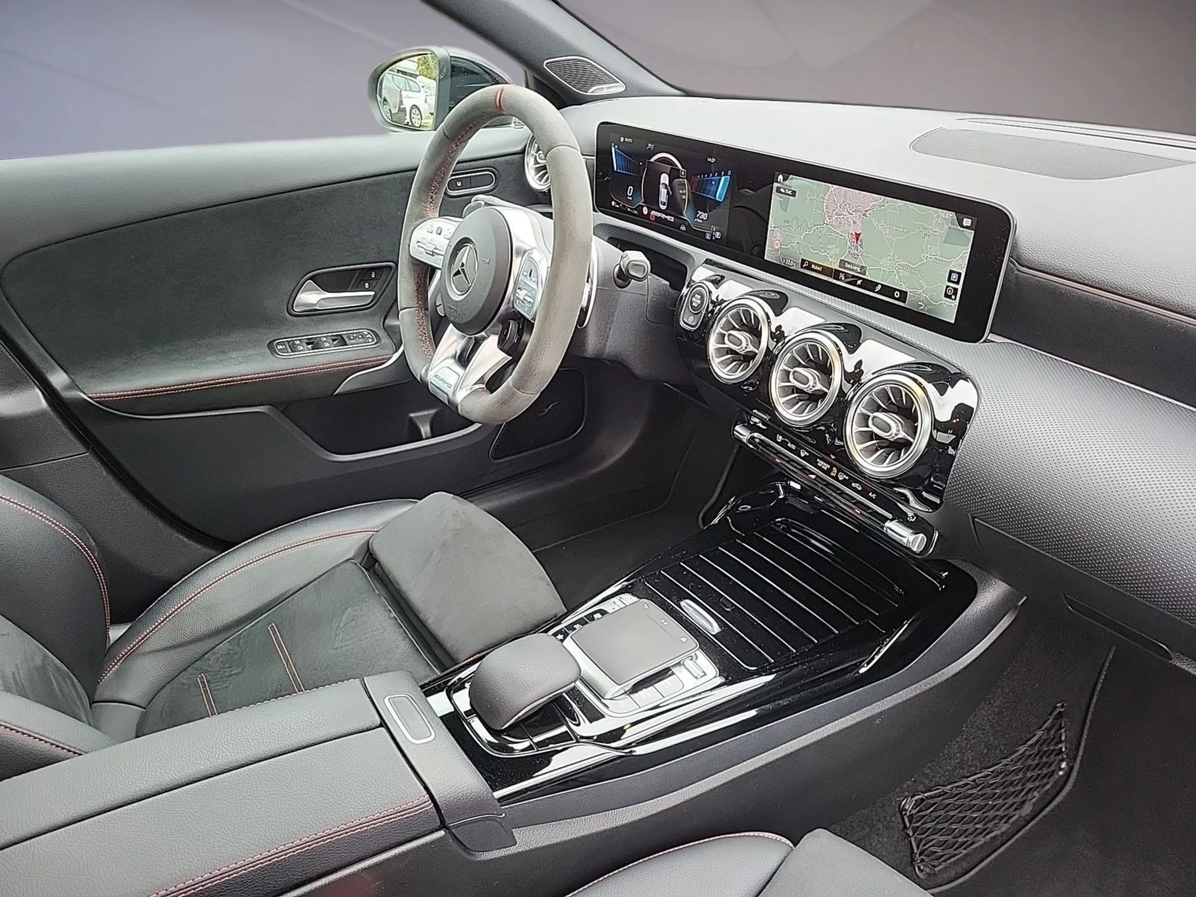 Mercedes-Benz A 35 AMG Limousine*MULTIBEAM LED*1 Hand*Pano*360 — photo 3