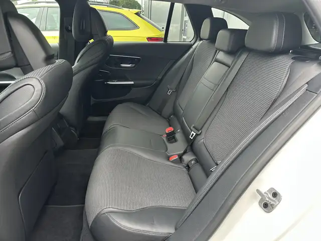Mercedes-Benz C view 12