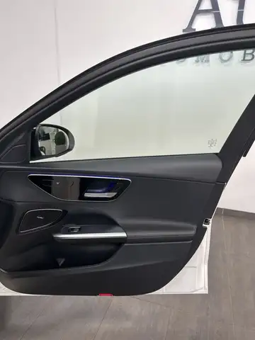 Mercedes-Benz C view 9
