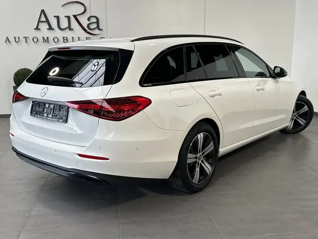 Mercedes-Benz C view 4
