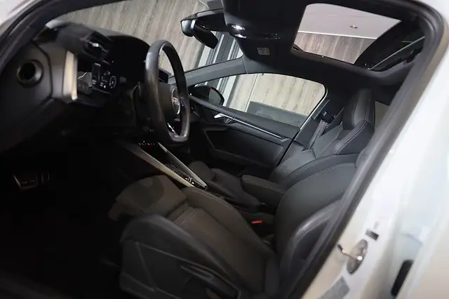 Audi A3 view 9