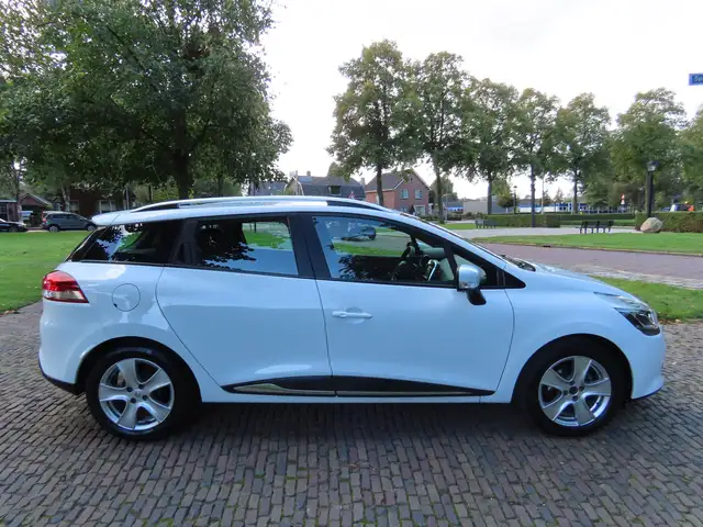 Renault Clio view 3
