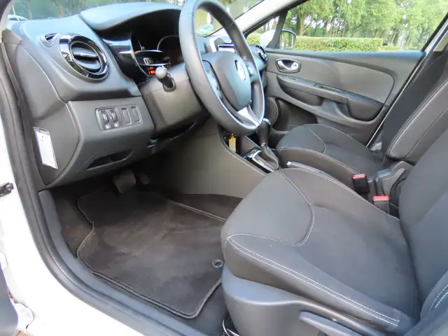 Renault Clio view 8