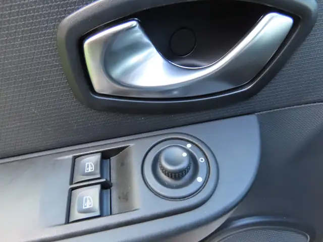 Renault Clio view 16