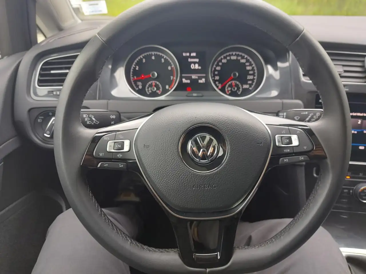 Volkswagen Golf photo Volkswagen Golf