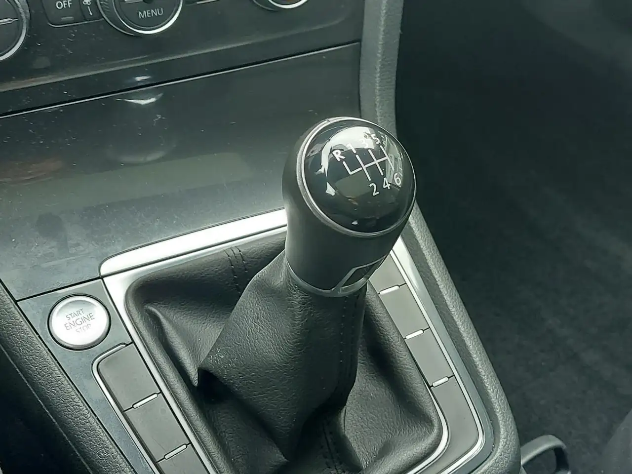 Volkswagen Golf photo Volkswagen Golf