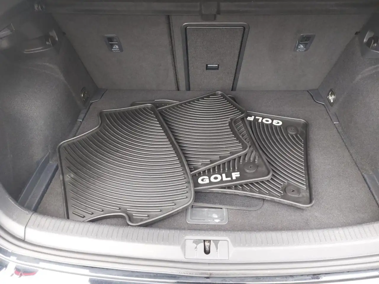 Volkswagen Golf photo Volkswagen Golf