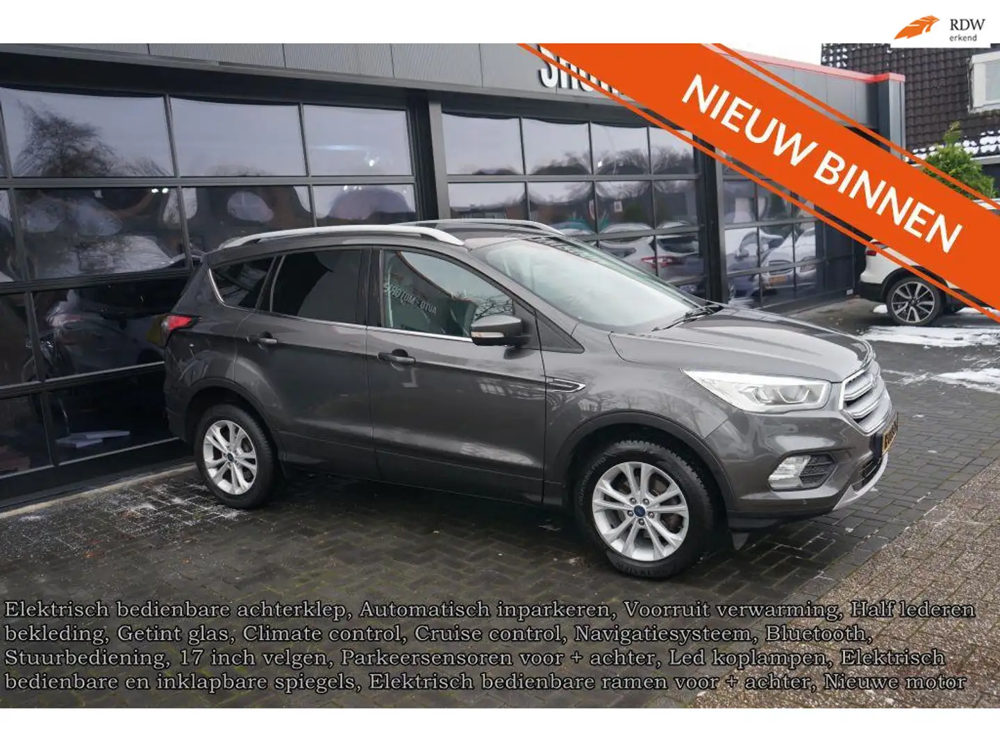 Ford Kuga 1.5 EcoBoost Titanium, Aut inparkeren, Navi, Leder Grau - 1