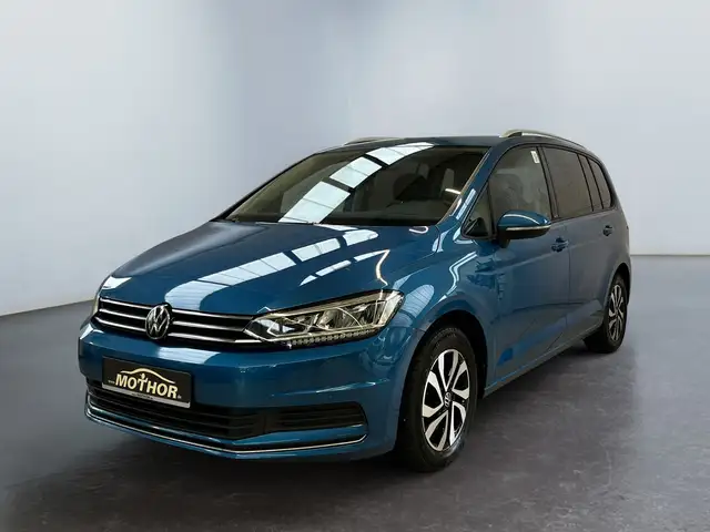 Volkswagen Touran view 2