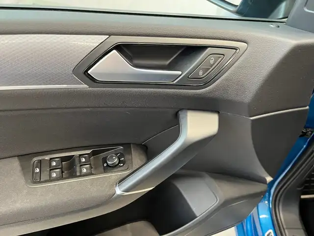 Volkswagen Touran view 20