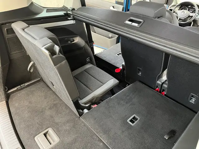 Volkswagen Touran view 17
