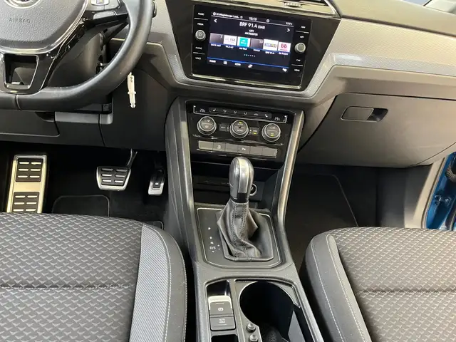 Volkswagen Touran view 9