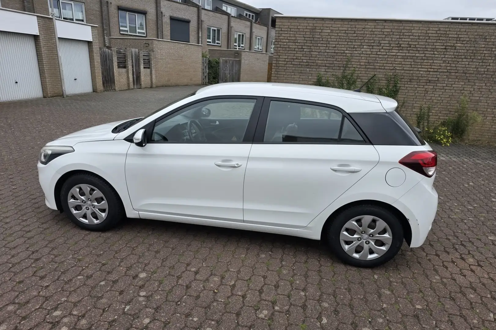 Hyundai i20 1.4i i-Vision Wit - 2