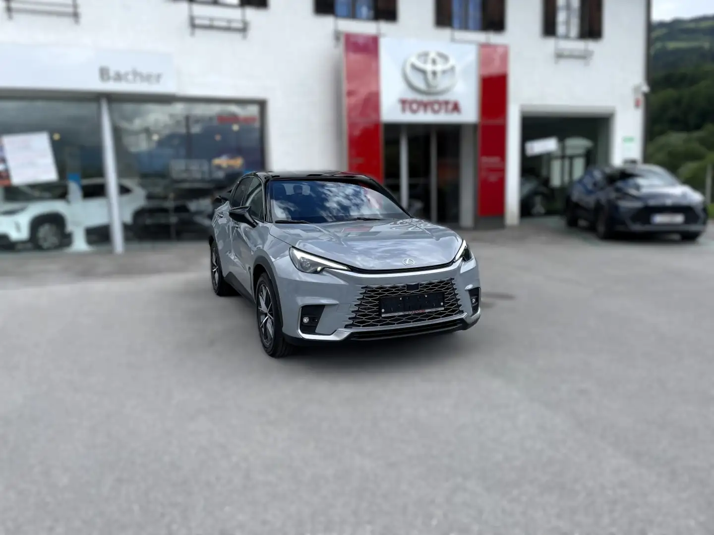 Lexus LBX Cool 136 PS Allrad Gris - 2