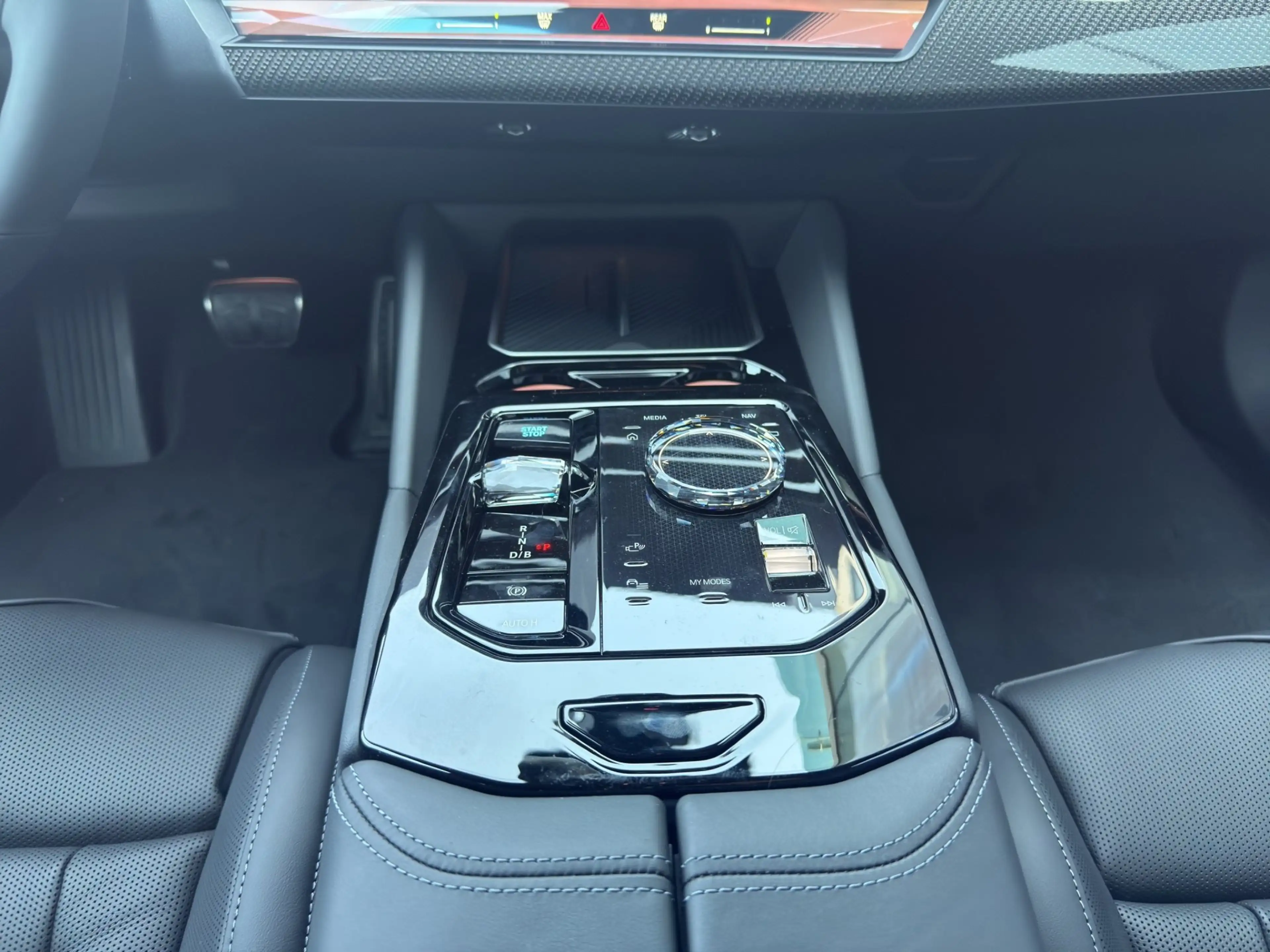 BMW i5 eDrive40 — photo 14