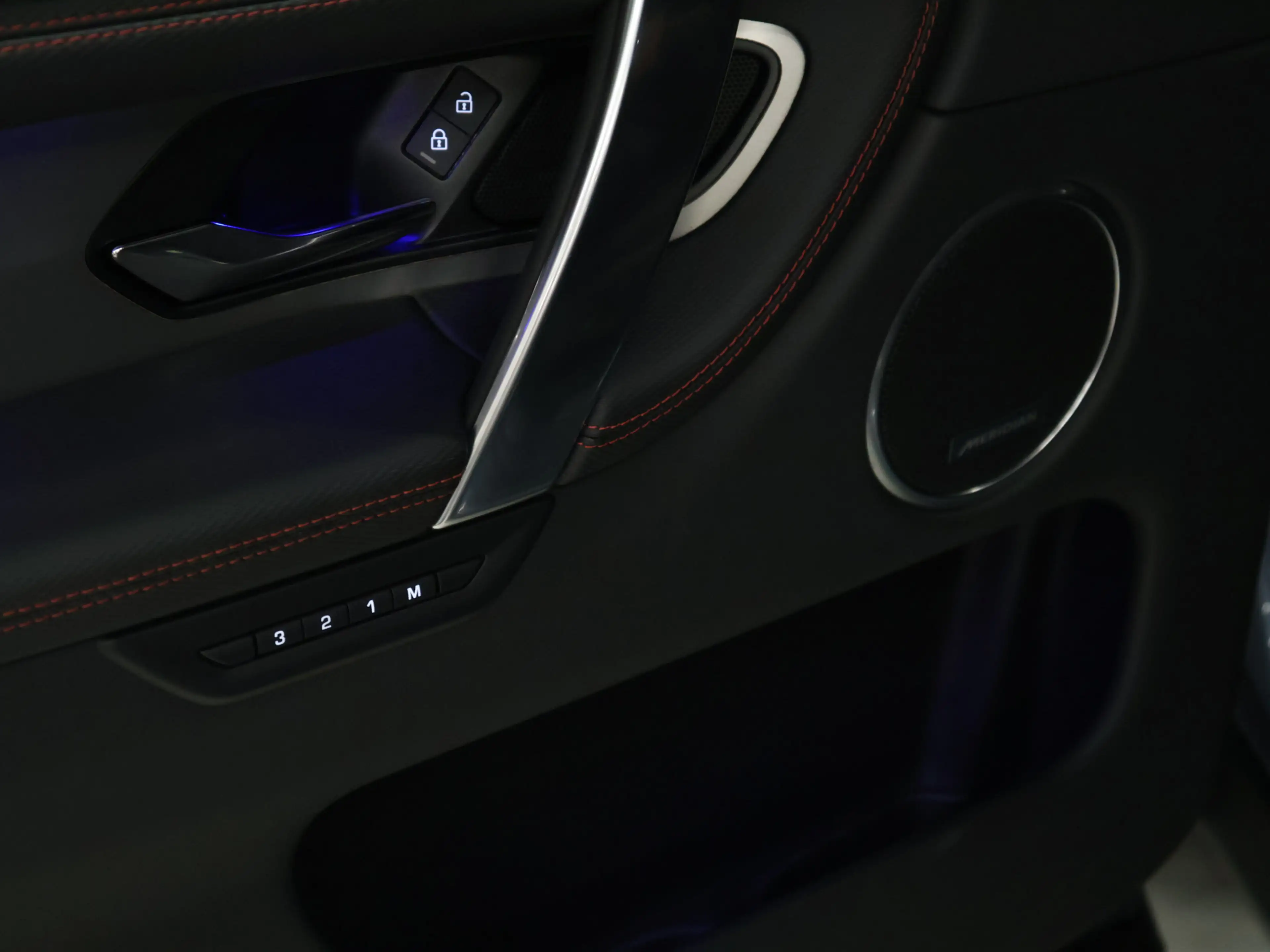 Land Rover Discovery Sport P300e 1.5 R-Dynamic SE [APPLECARPLAY, ANDROID, MEM — photo 14
