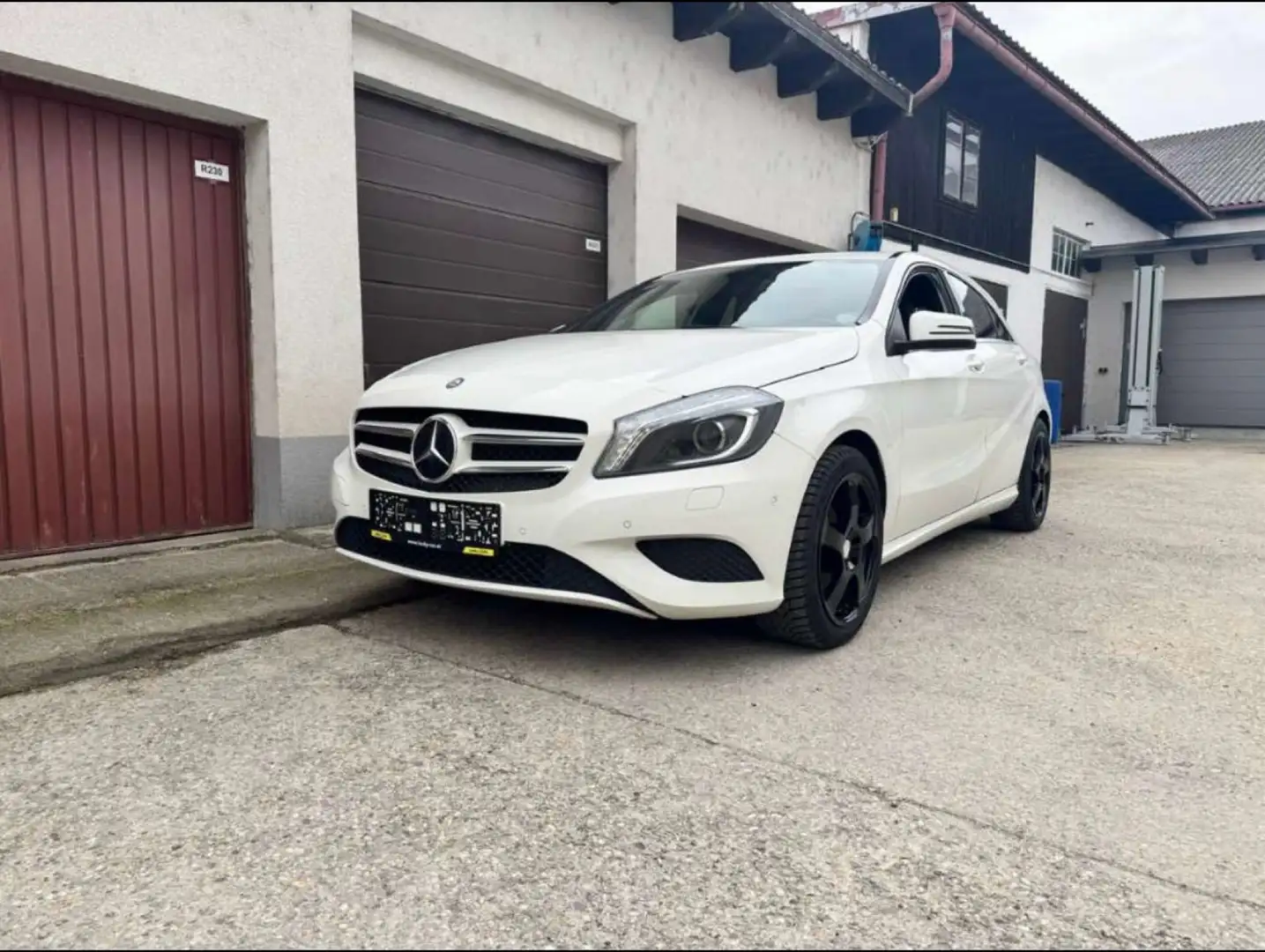 Mercedes-Benz A 180 BlueEfficiency Edition Lifestyle - 1