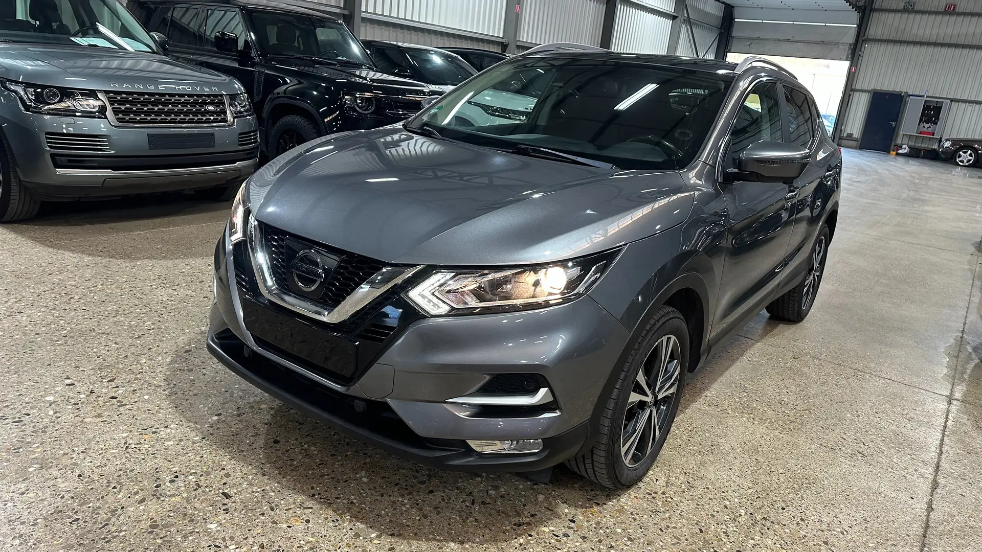 Nissan Qashqai Qashqai 1.2 DIG-T TEKNA Grijs - 1