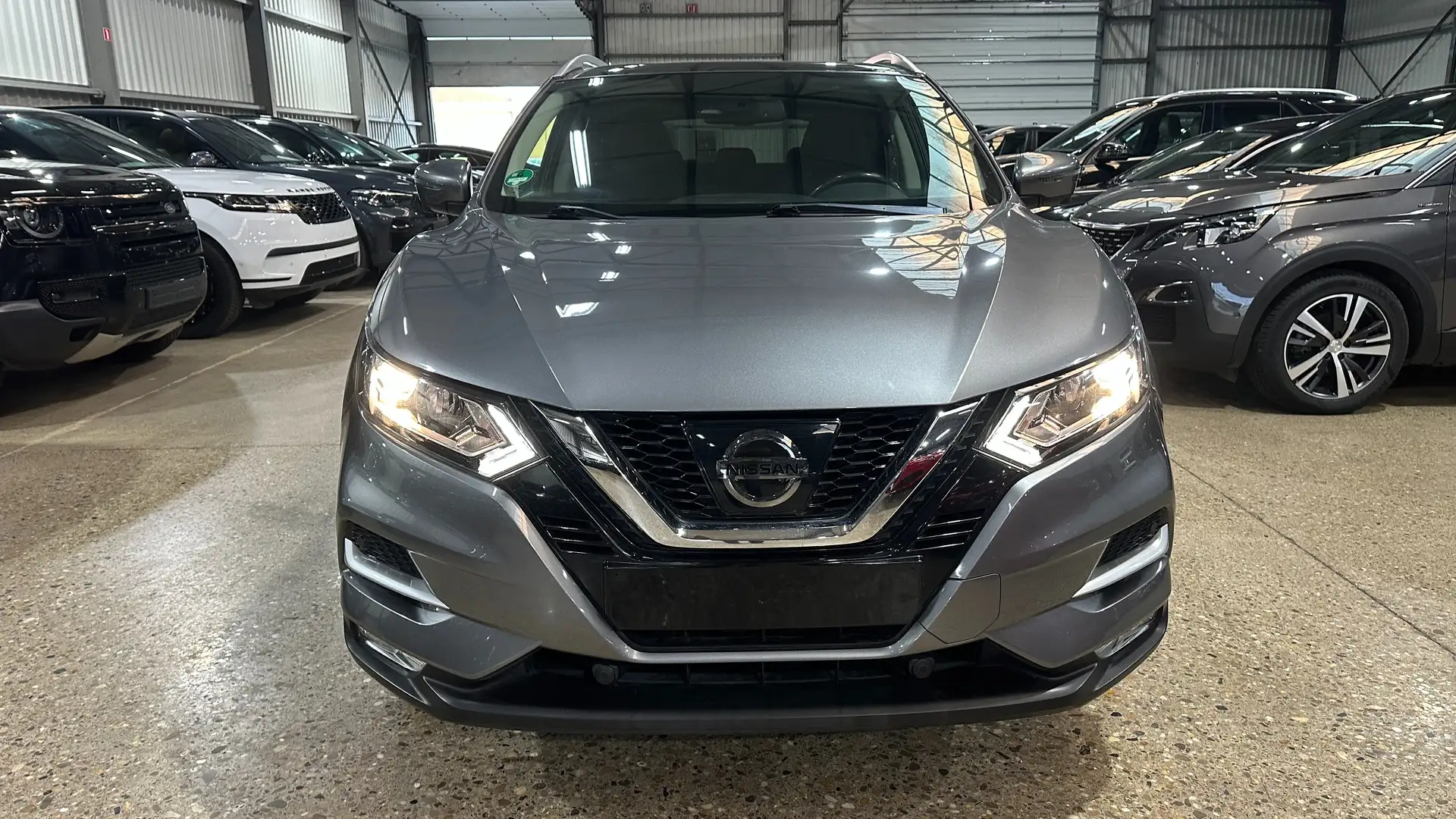 Nissan Qashqai Qashqai 1.2 DIG-T TEKNA Grijs - 2