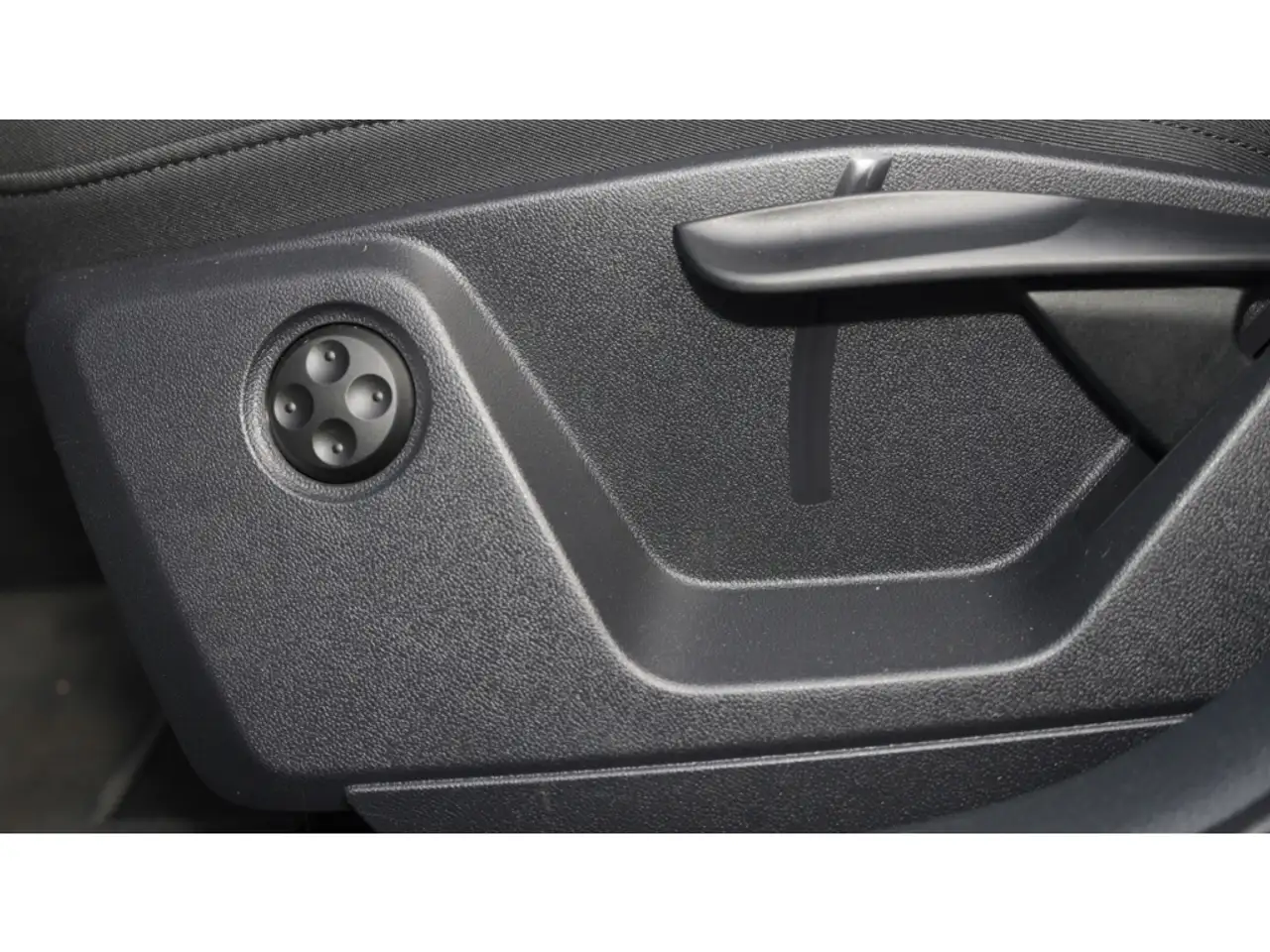 Audi Q2 S-line 35 TFSI S-Tronic Matrix-LED Kamera, миниатюра 16