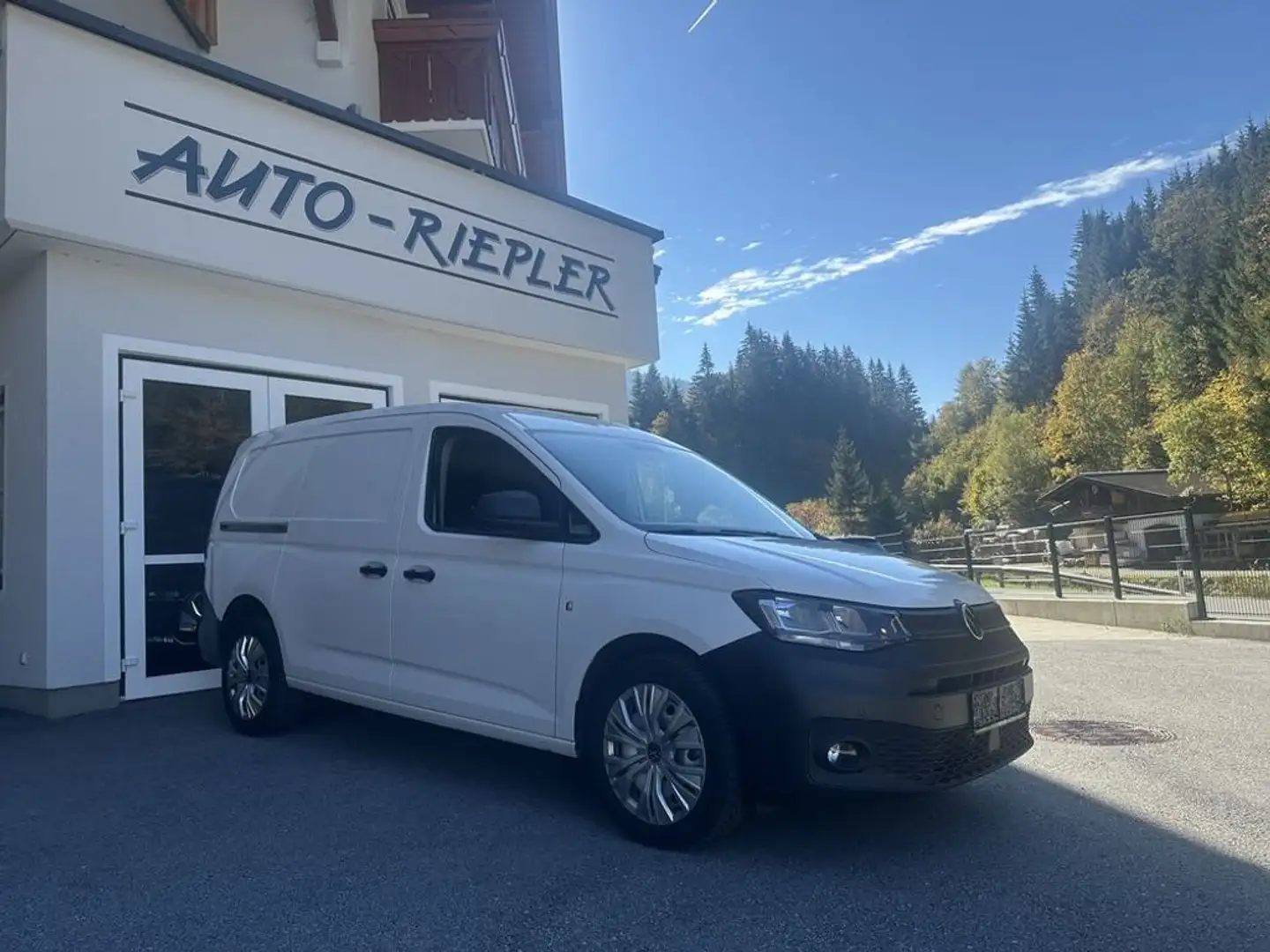 Volkswagen Caddy Maxi Cargo 2,0 TDI 4M inkl.1 JahrCarGarantie Weiß - 2