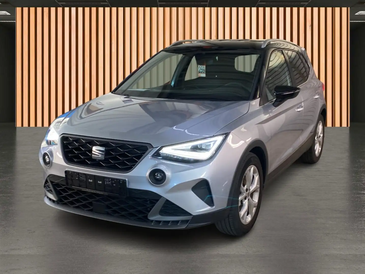 SEAT Arona 1.0 TSI FR*Full Link*LED*DAB*PDC* Argintiu - 2