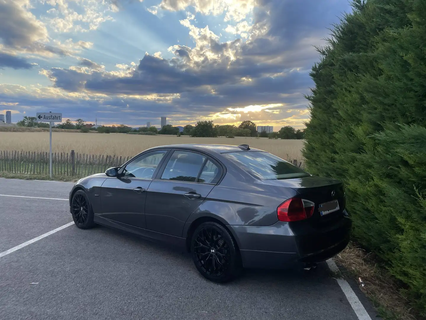 BMW 325 325i Österreich-Paket Aut. Österreich-Paket Grau - 1