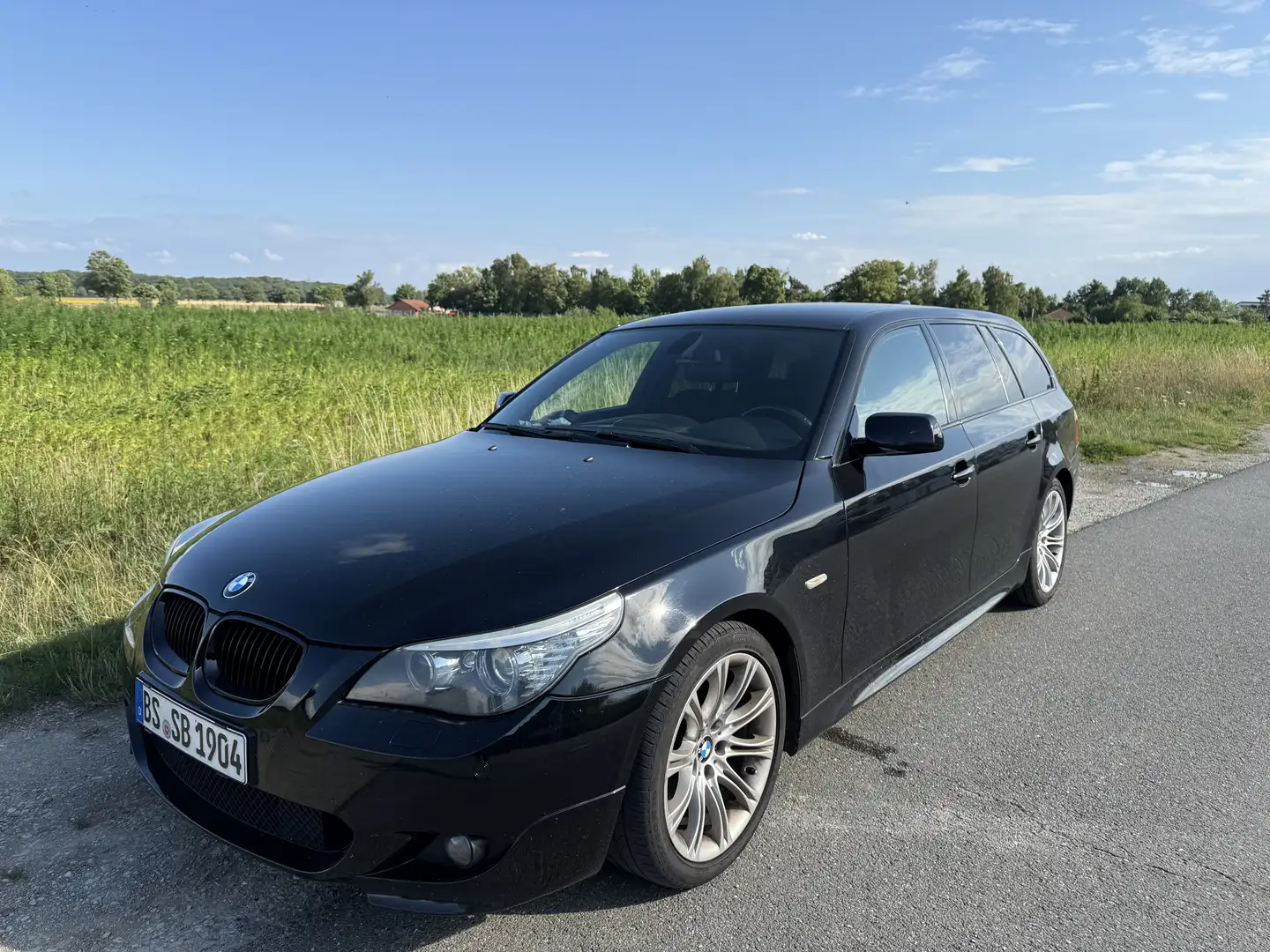 BMW 525 i Touring M-Sportpaket, Handschalter Schwarz - 1