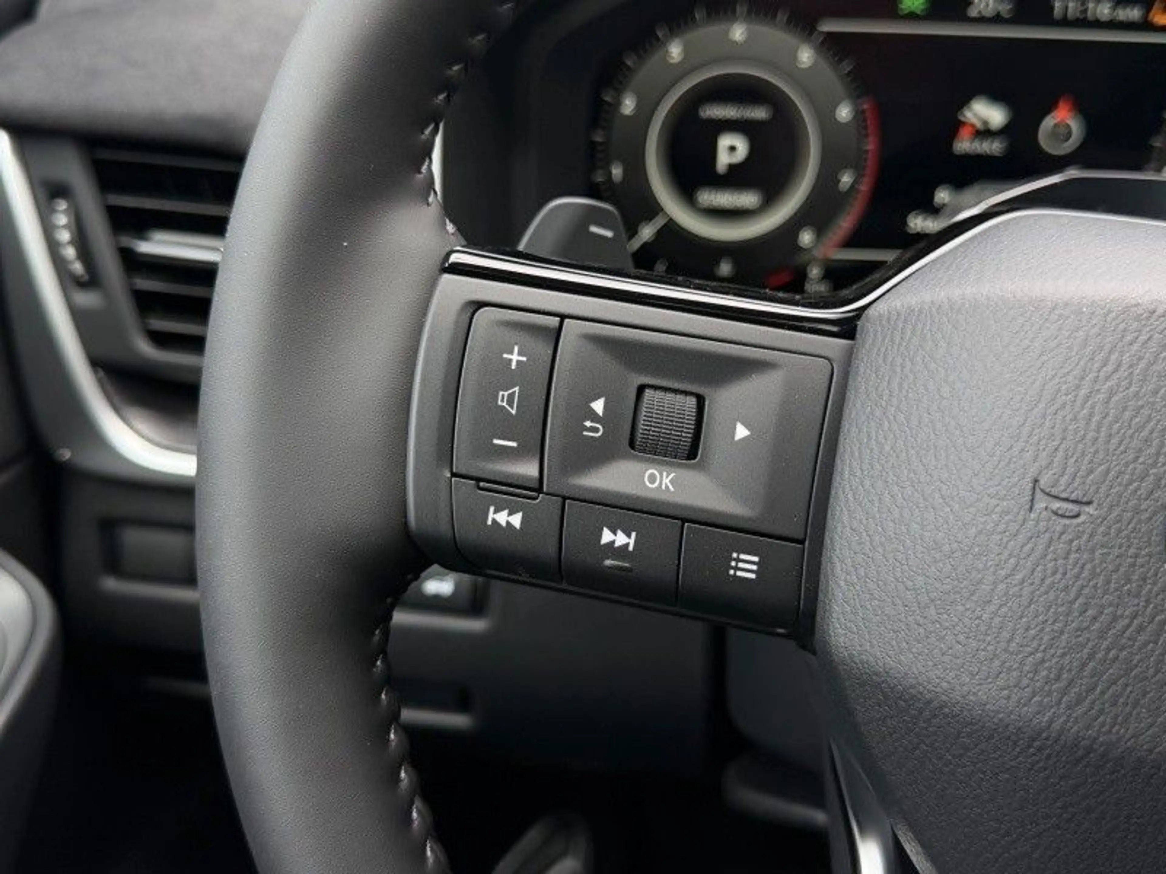 Nissan Qashqai Tekna Premium /PANO/HUD/BOSE/20"/360° — photo 12