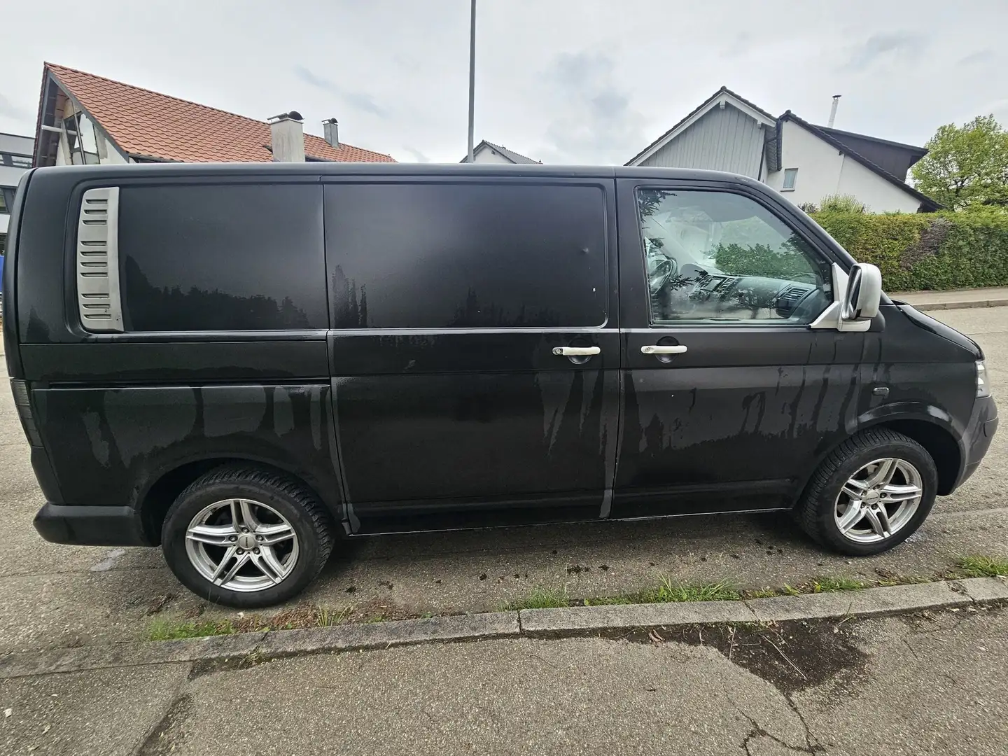 Volkswagen T5 1,9 Motor Kastenwagen Zwart - 1