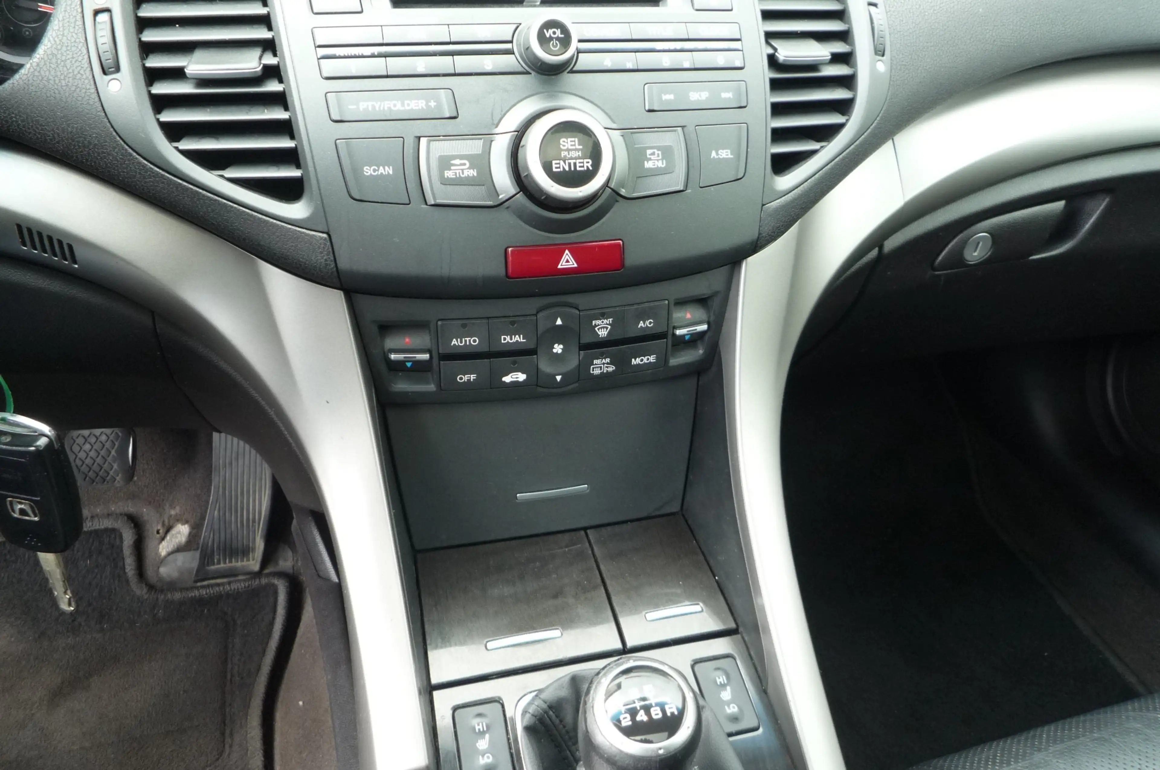Honda Accord Executive — photo 15