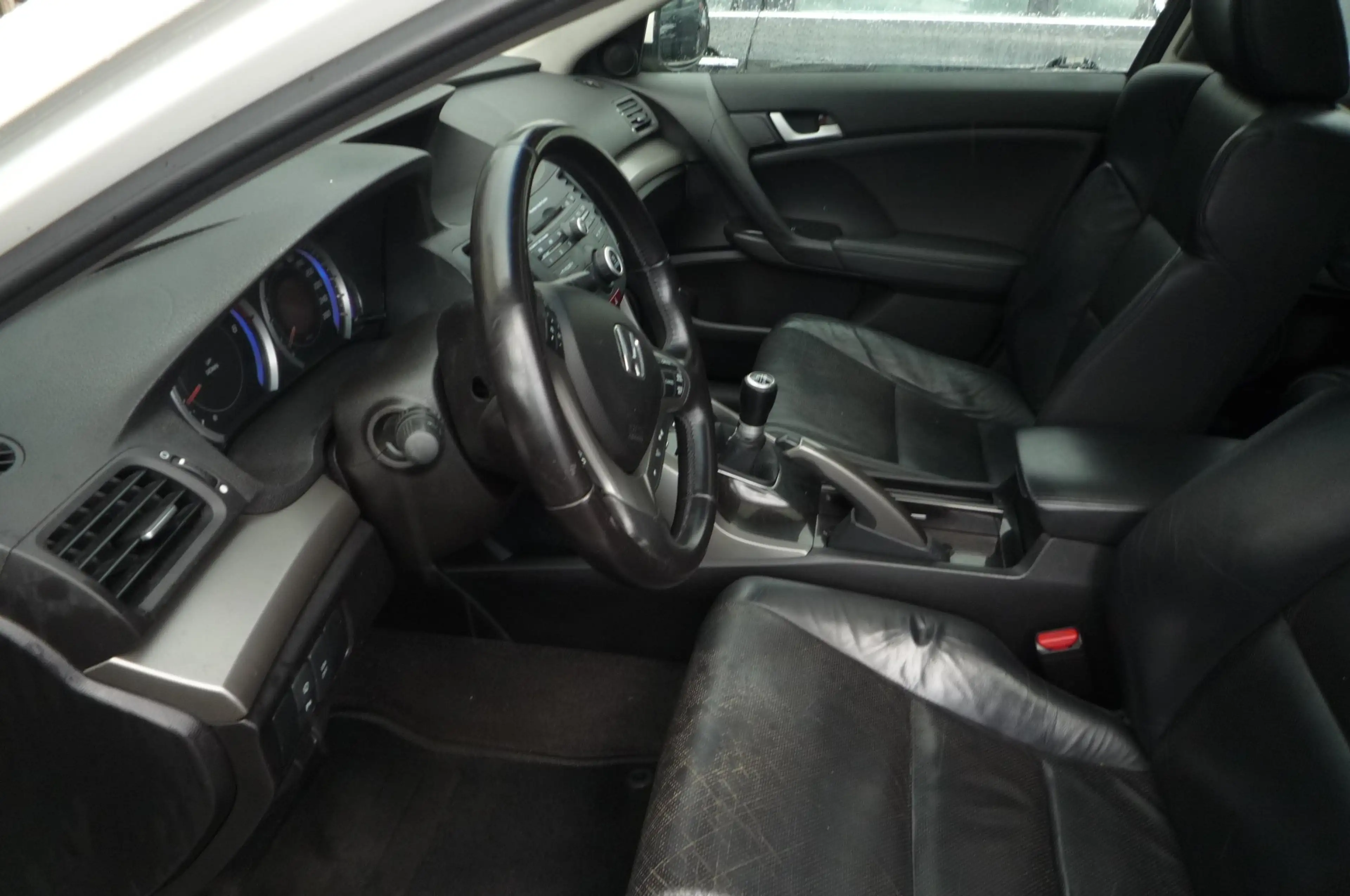 Honda Accord Executive — photo 14