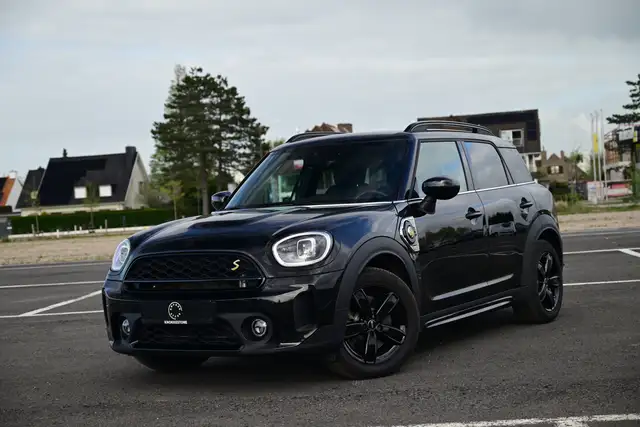 MINI Cooper SE Countryman ALL4 / SPORTSEATS / LED / CARPLAY / DAB / DRIVING ASSISTANT / FULL BLACK / CAMERA / ADAPTIVE CRUISE / LEATHERETTE