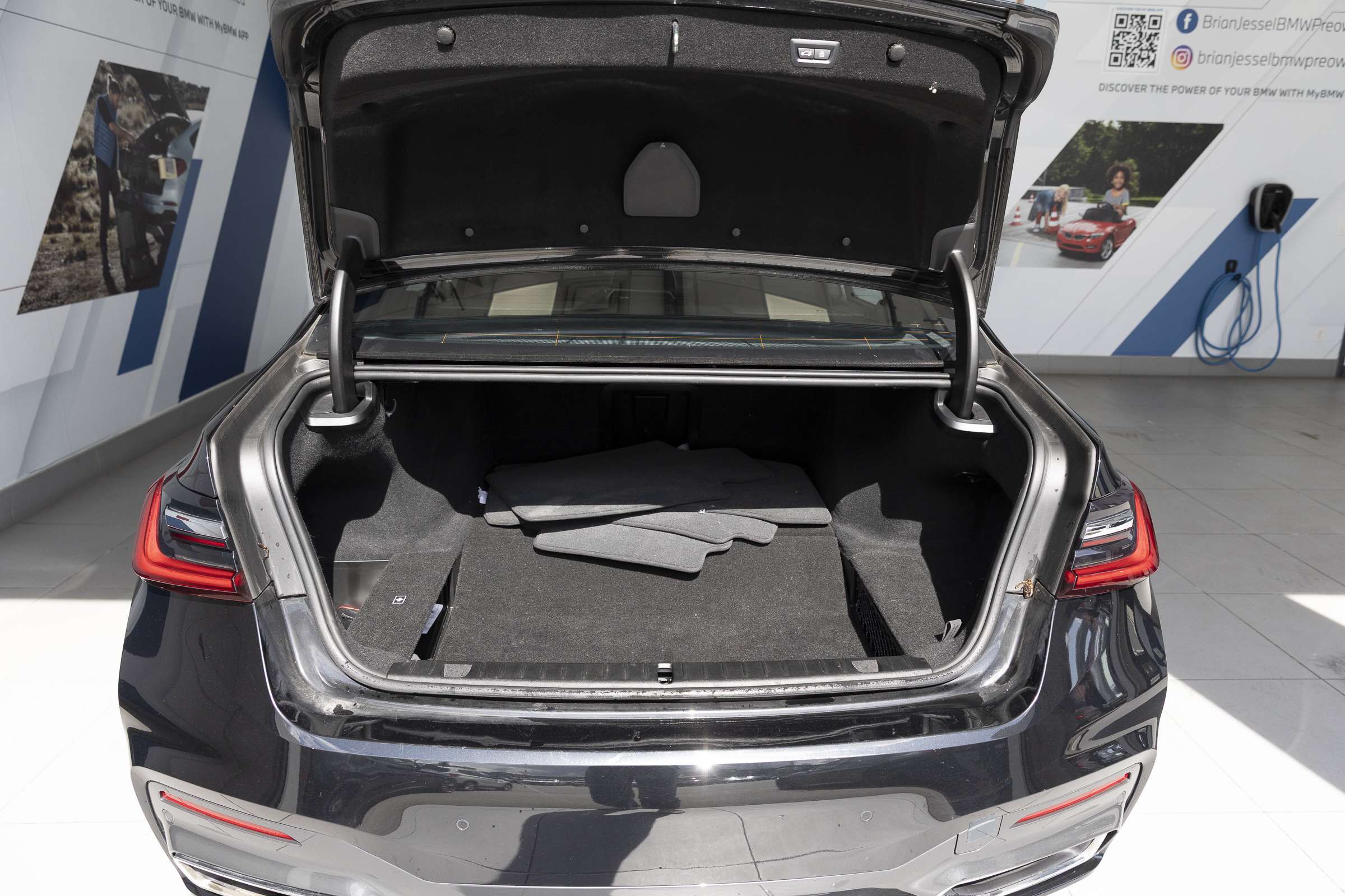 2022 BMW 7 Series 745Le Premium Package thumb 26