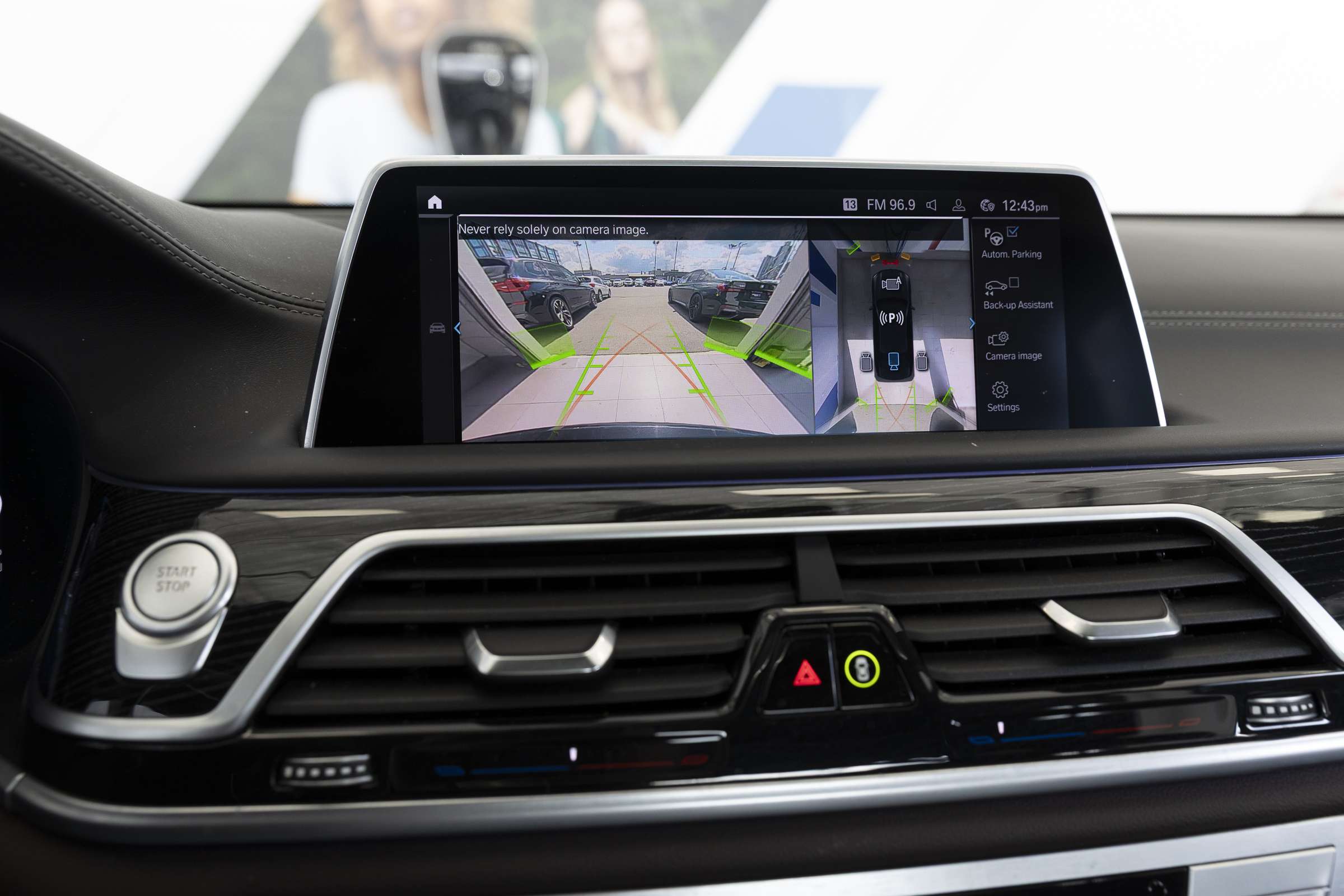 2022 BMW 7 Series 745Le Premium Package thumb 18