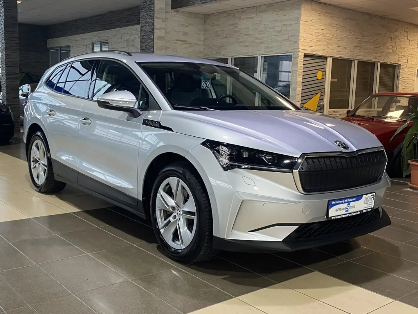 Skoda Enyaq 60 Loft LED digCockpit Navi SHZ PDC pACC Silber - 1