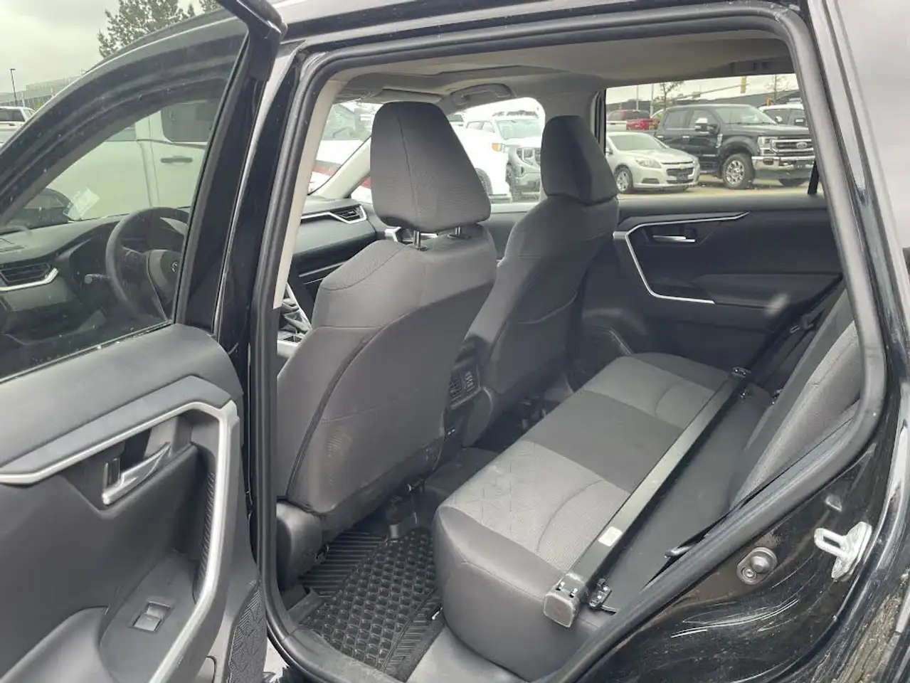 Toyota RAV 4 снимка Toyota RAV 4
