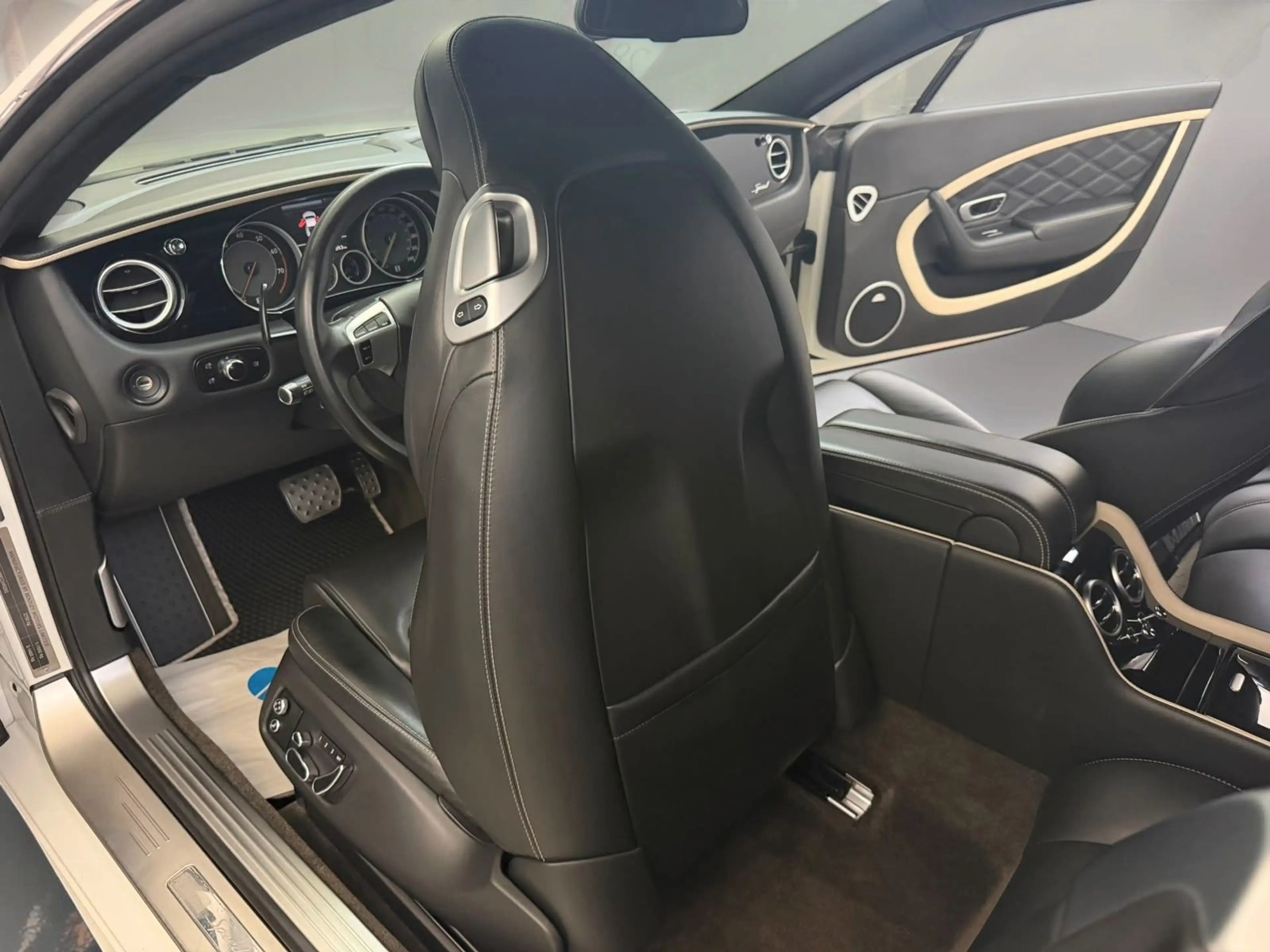 Bentley Continental GT 6.0 W12 Speed 4WD*NAIM*22Z*SITZKL — photo 15