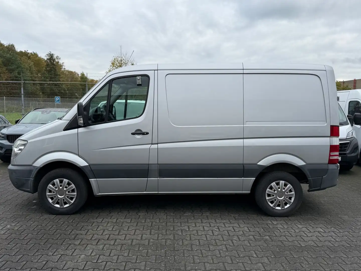 Mercedes-Benz Sprinter II Kasten 213 CDI L1H1 *MOTORSCHADEN!* Plateado - 2
