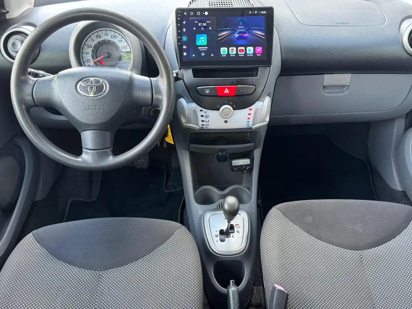 Toyota Aygo 1.0-12V Comfort Automaat Nieuwe apk Nette auto NAP Gris - 2