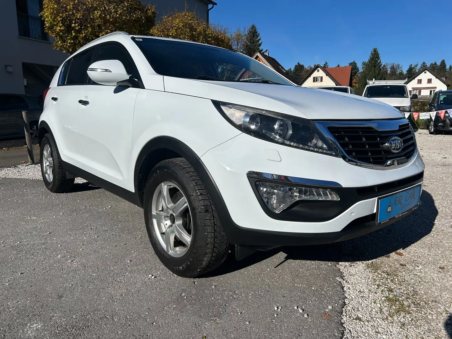 Kia Sportage Attract 2WD Weiß - 1